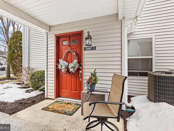 3rd image of 5807 Hidden Lake Dr
