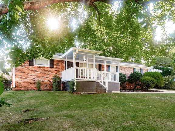 2nd image of 609 Marguerite Dr NW