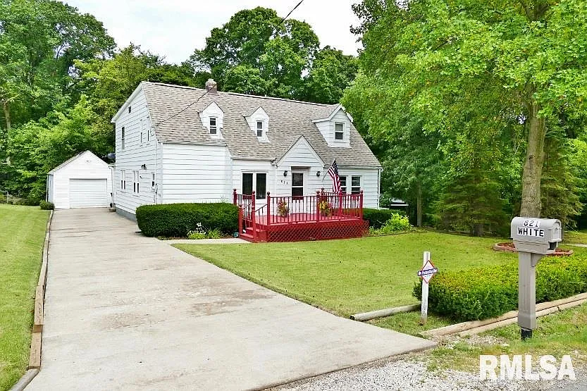 821 Highview Ct photo 1
