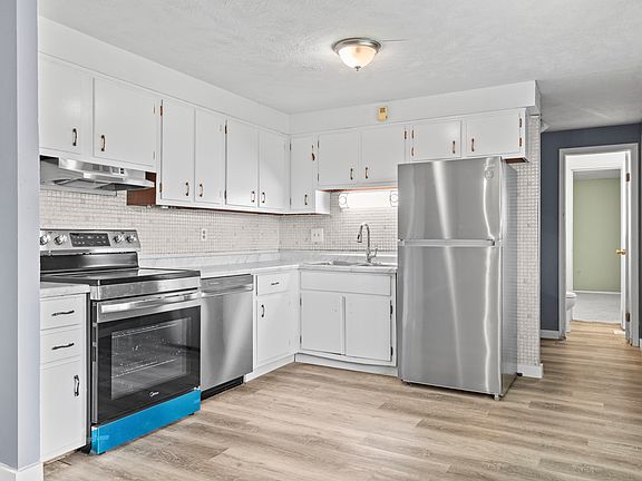 3rd image of 3219 Beeler Ct