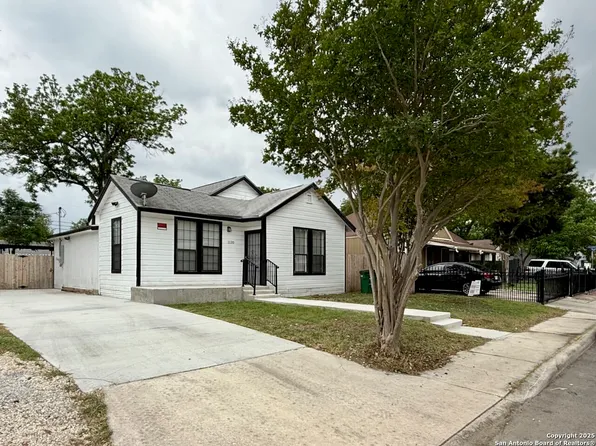 1130 W Winnipeg, San Antonio, TX 78225