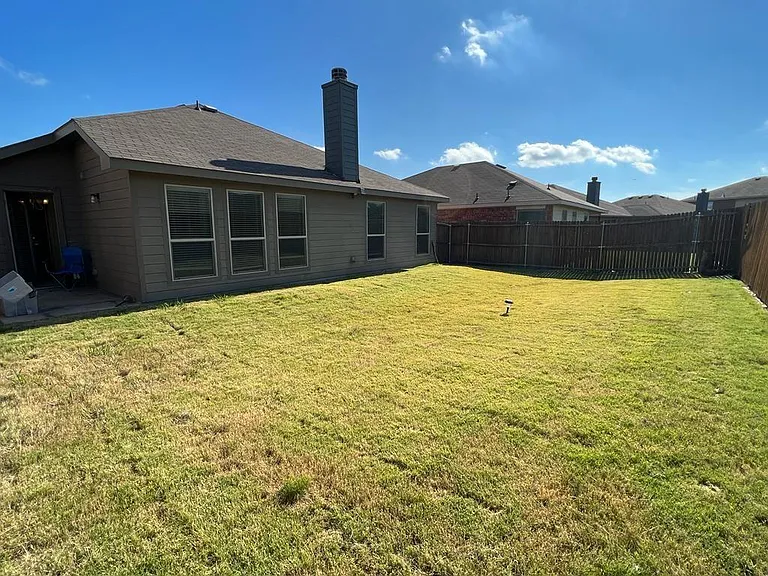 1011 Meadow Green Ct — Photo 17