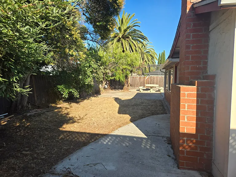 37788 Dahlia Dr — Photo 2