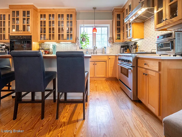 2424 Longest Ave — Photo 12