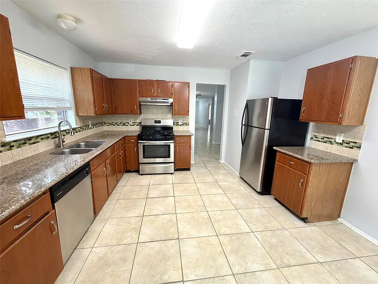 15518 Evergreen Grove Dr — Photo 9