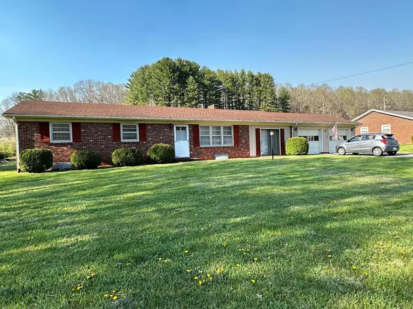 3075 Pipers Gap Rd, Galax, VA 24333