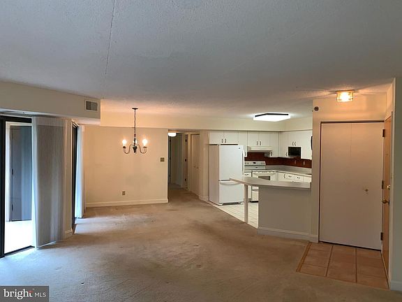 2nd image of 1704 N Park Dr APT 509