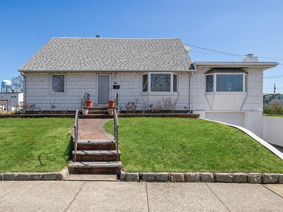 1st image of 2 Meadow Dr