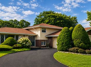 8823 Prestwick Ln, Orland Park, IL 60462