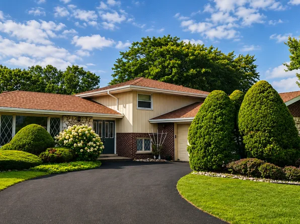 8823 Prestwick Ln, Orland Park, IL 60462