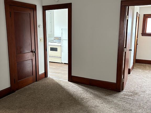 4th image of 1632 W 12th St #Up