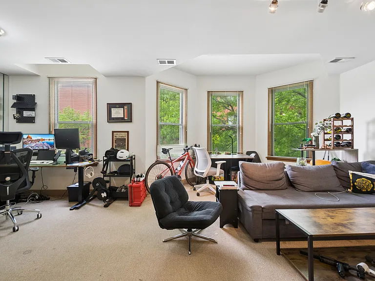 1413 W Oakdale Ave #3F — Photo 6