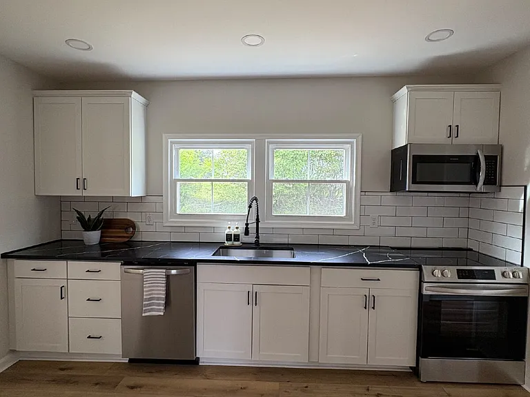 161 Seminole Dr — Photo 7