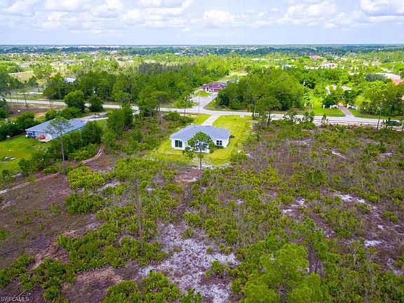 4th image of 4630 Everglades Blvd N