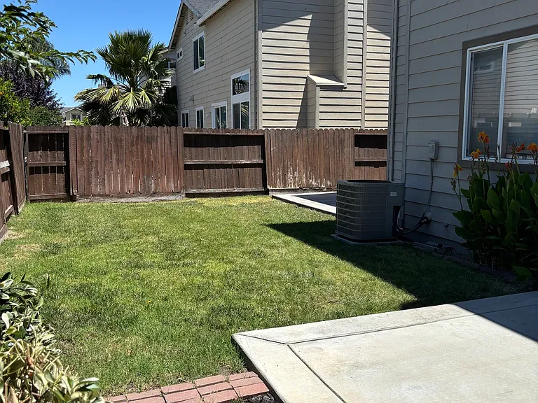 1543 Cole Ln — Photo 18
