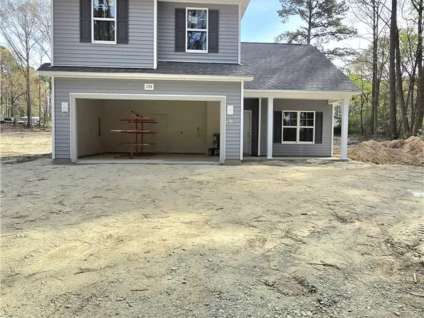 153 Sandalwood Dr, Spring Lake, NC 28390