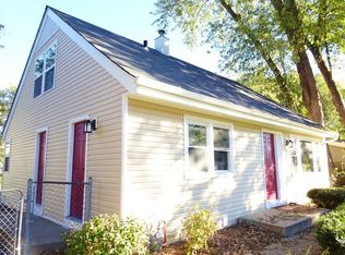 108 Del Rio Rd, Carpentersville, IL 60110