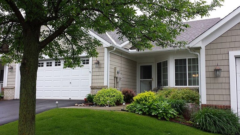 Welcome home!
						:
						Inner unit of four in row. 24 in well-run Old Orchard
Townhome Association