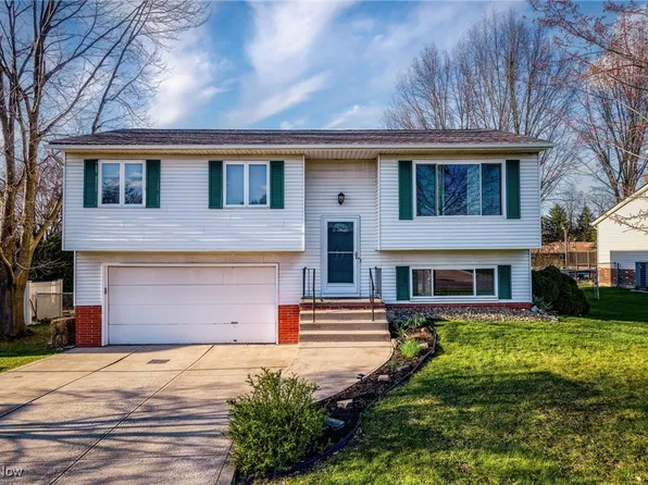 4390 Hialeah Dr, Parma, OH 44134