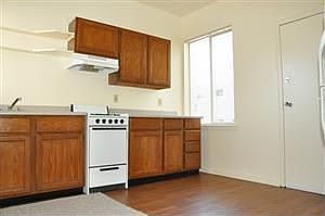 3rd image of 26A Langton St