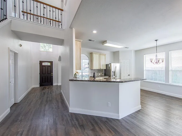 2911 Ledgeside Ct — Photo 5