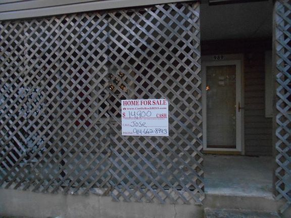 3rd image of 989 N Wagner Ave