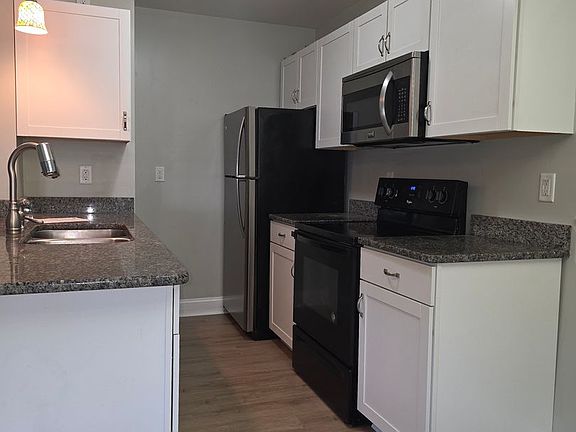 3rd image of 289 Mulberry Ave #2