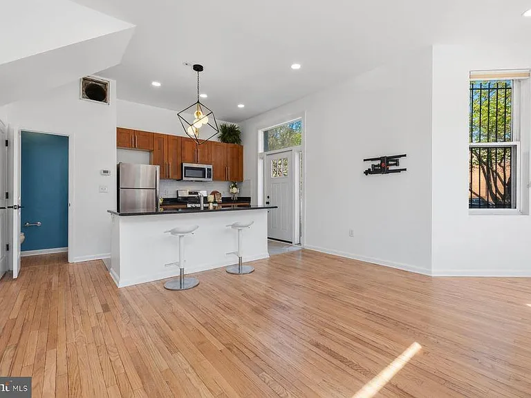 642 15th St NE #2 — Photo 9