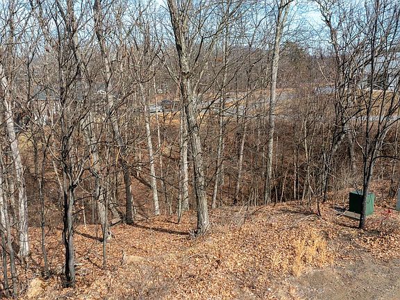 4th image of 27 Ashby Crest Ln