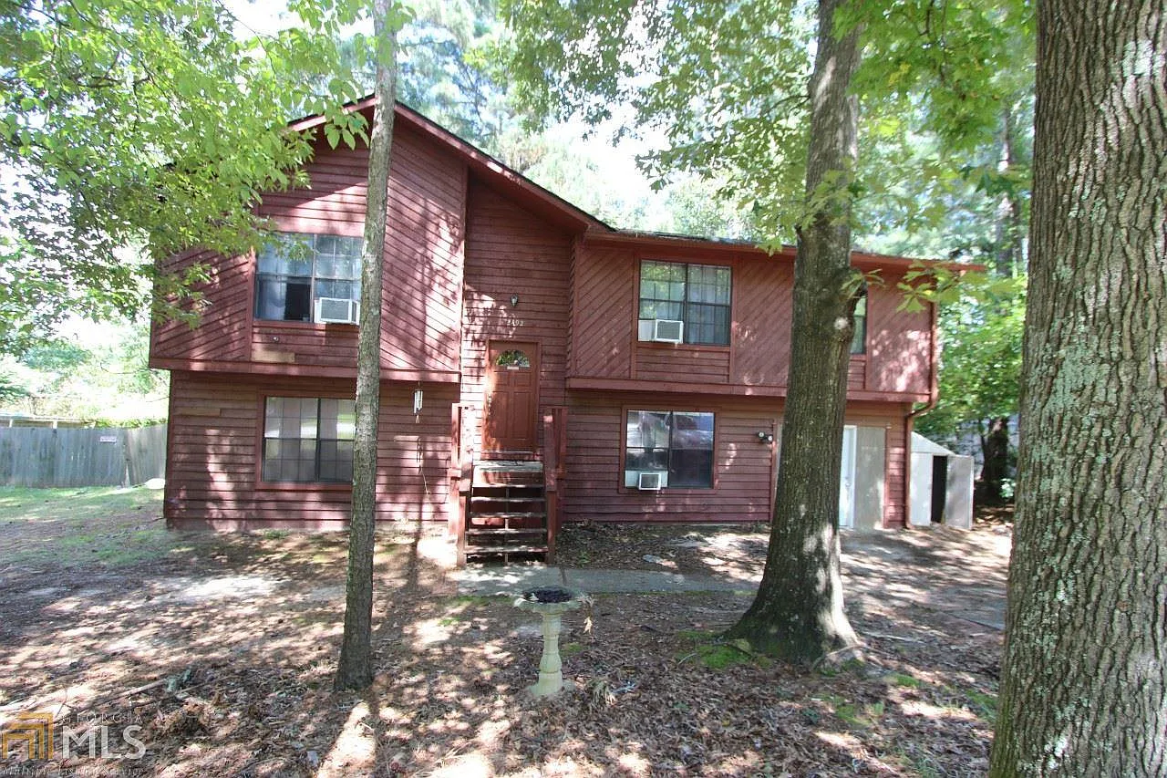 2492 Mistletoe Ln photo 1