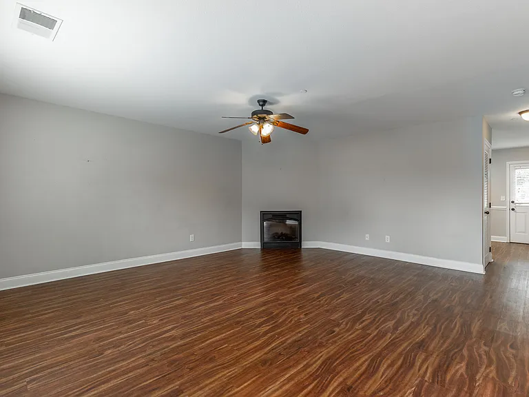 1109 Maple Tree Ln #1109 — Photo 6