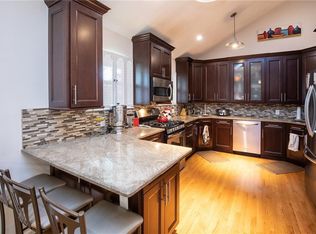 19 Eardley Rd, Edison, NJ 08817