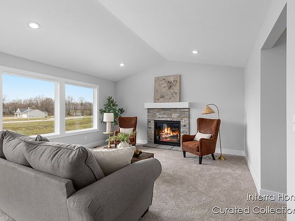 3rd image of 727 Hawthorn Ct #55