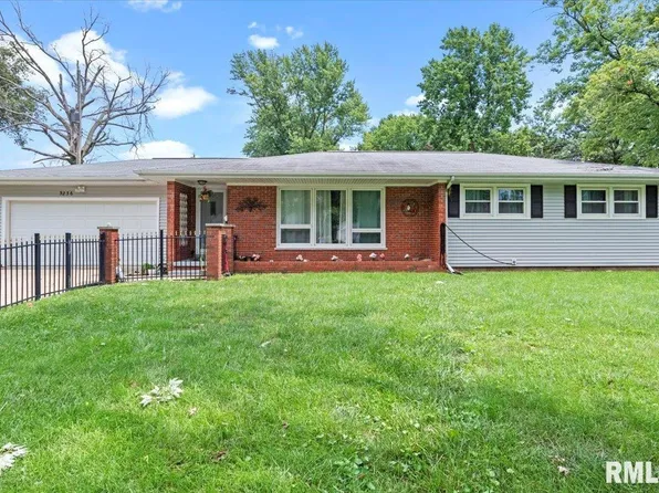 3236 Saint Francis Dr, Springfield, IL 62703