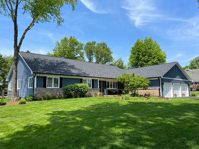 8N002 Cloverfield Dr, St Charles, IL, 60175