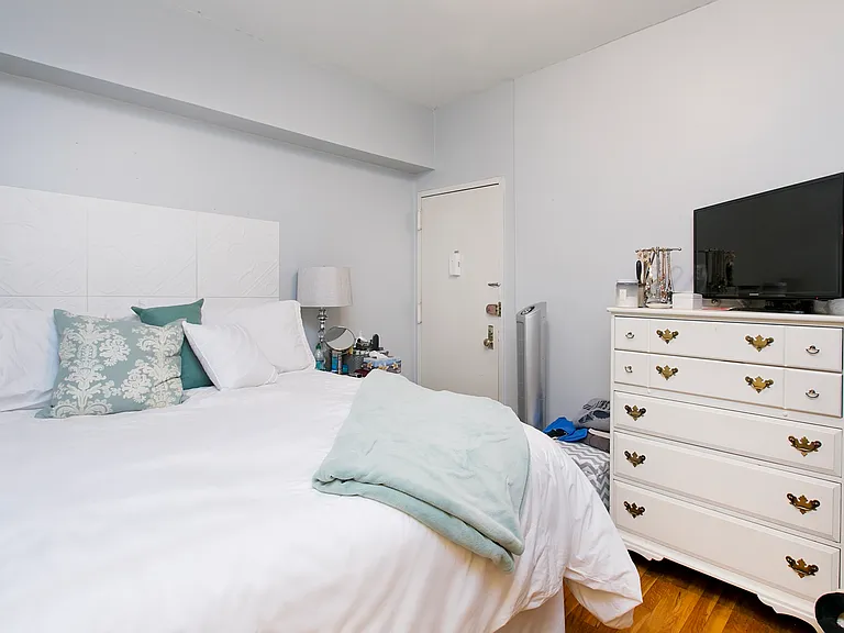 32 W 86th St #1C — Photo 10