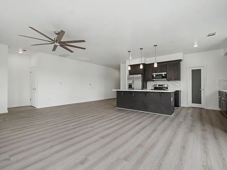 2426 Village Dr — Photo 6