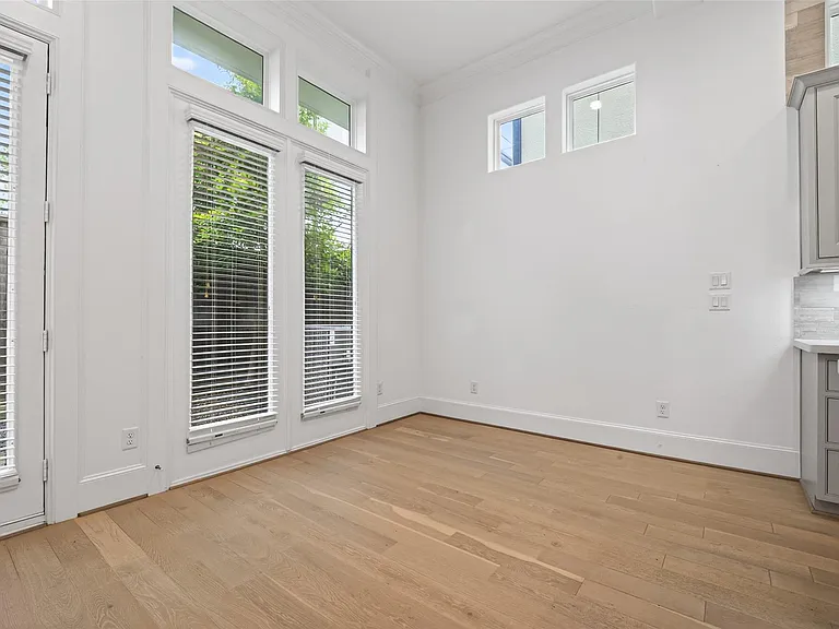 2713 Kinsley Oaks Dr — Photo 11