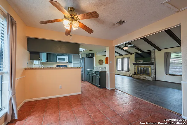 1002 River Oak Main House Seguin Ter #MAIN HOUSE — Photo 8