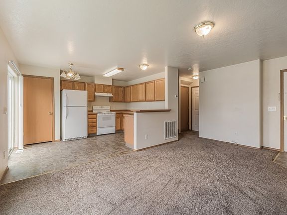 4th image of 1620 E Coeur D Alene Ave APT B