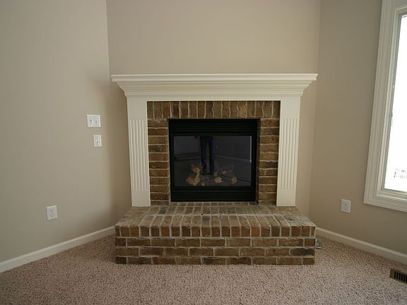 2nd image of 129 W Tidewater Trl