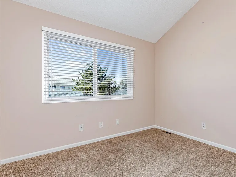 7622 S Cove Cir — Photo 15