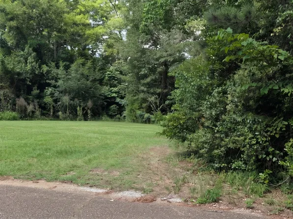 109 Pike Rd, Selma, AL 36701