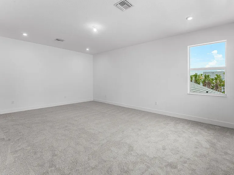 888 SW Newfield Pkwy — Photo 5
