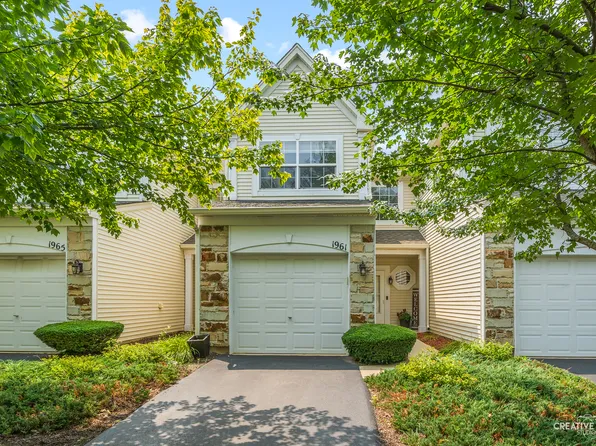 1961 Misty Ridge Ln, Aurora, IL 60503