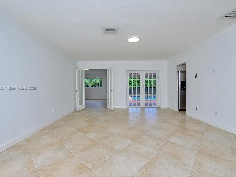 2120 NE 207th St — Photo 11