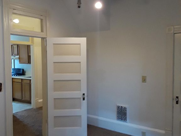 4th image of 808 1/2 S Allin St