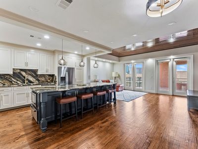 5055 Addison Cir PENTHOUSE 723, Addison, TX, 75001