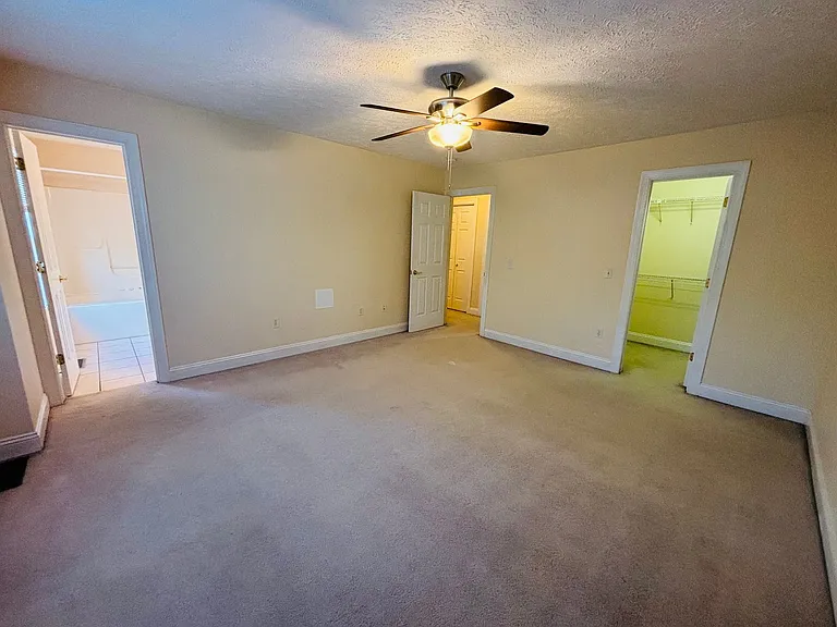 385 Oak Tree Blvd NW — Photo 7
