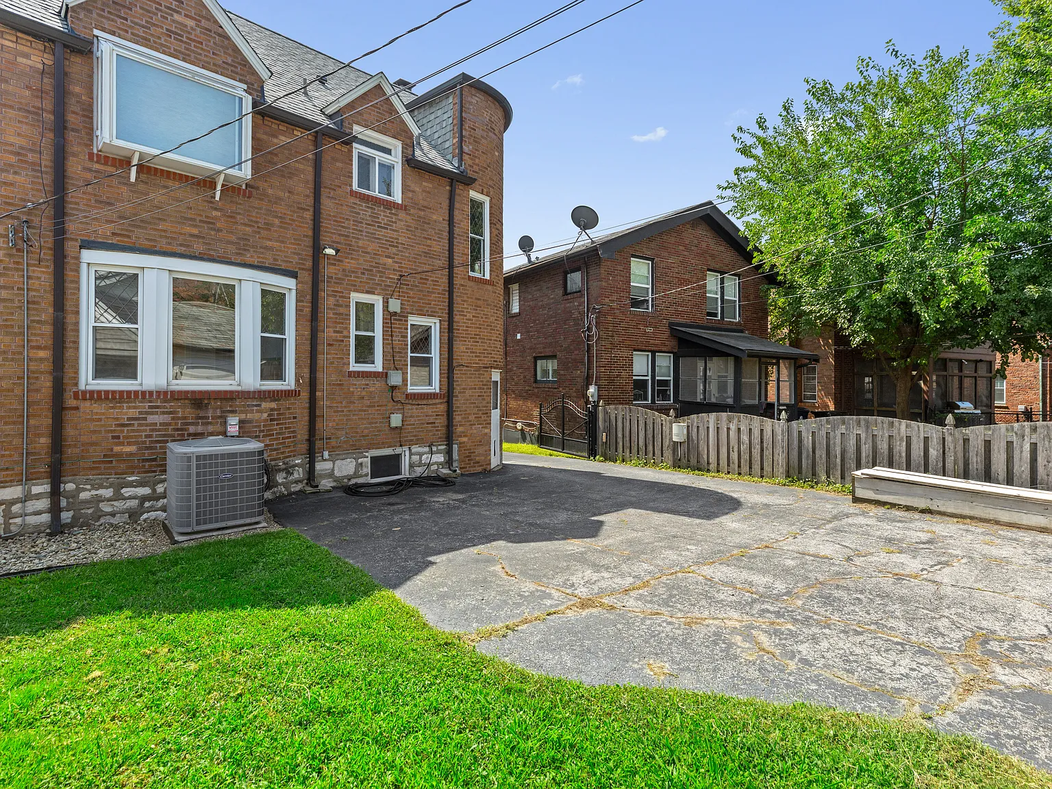 3 bed, 1.5 bath, 1770 sqft, $2,600 — Photo 4